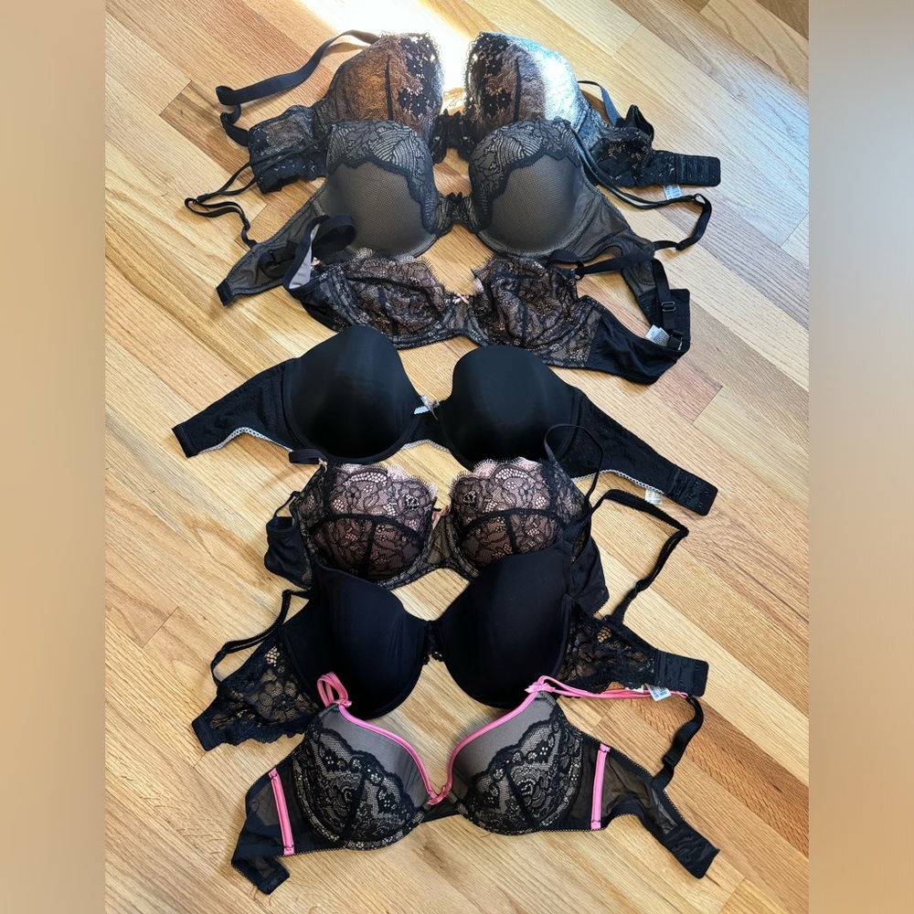 32DD set of 7 - New Wacoal Bras